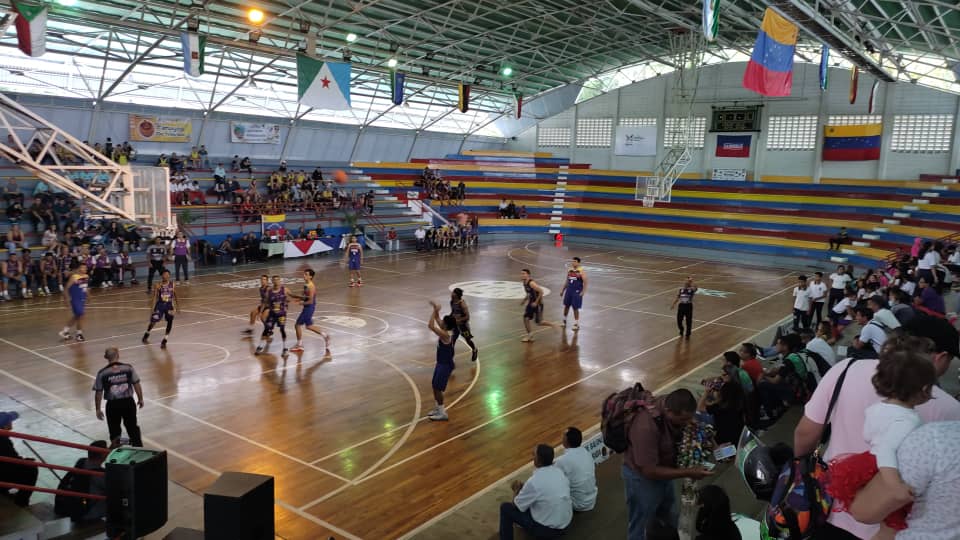 Foto de GIMNASIO 9 DE OCTUBRE